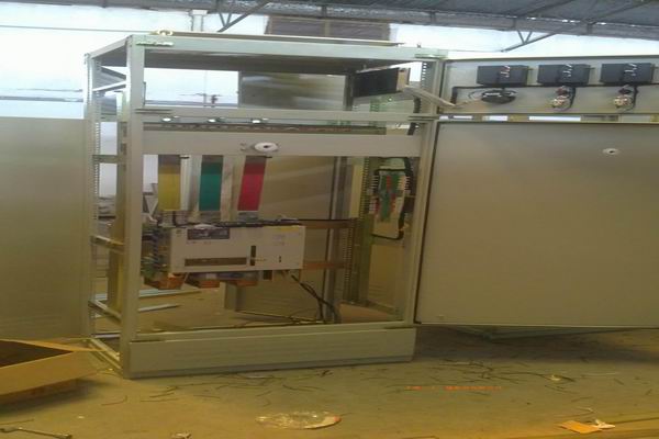 双峰控制柜-3683品牌总闸控制柜的使用原则